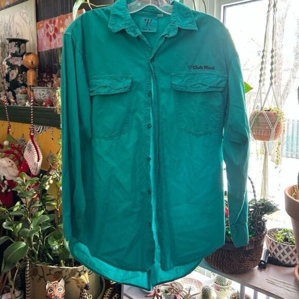 Club Med geeen button down shirt medium